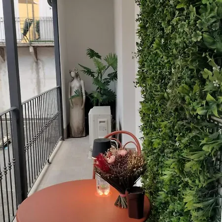 Juliet's Neighbours- Luxury Apartamento *